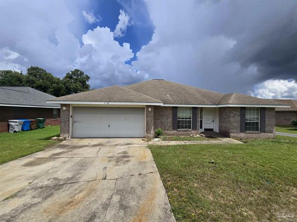 4788 La Casa Cir, Pace, FL 32571