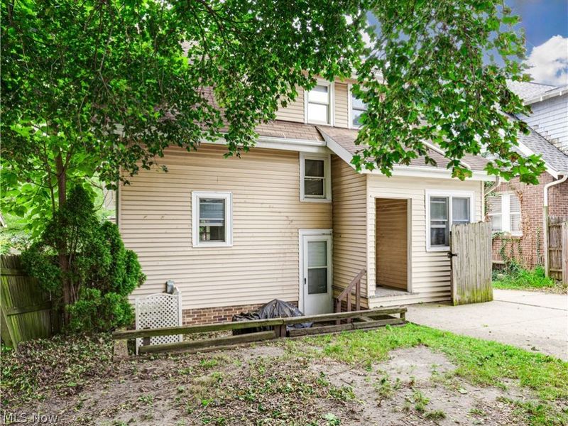 2472 4th Street, Cuyahoga Falls, OH 44221 Photo 3