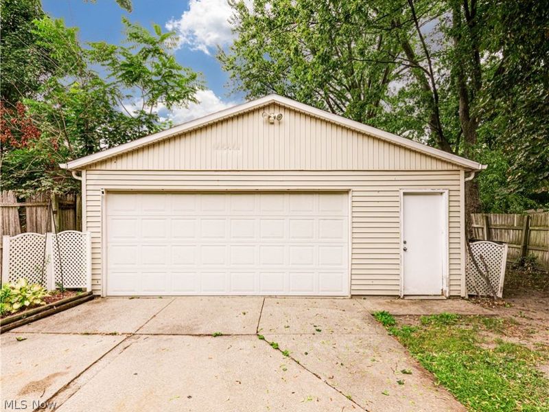 2472 4th Street, Cuyahoga Falls, OH 44221 Photo 4