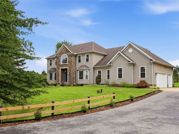9555 S Brown Road , Chardon, OH 44024