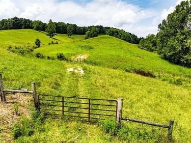 2285 State Highway 755 , Sandy Hook, KY 41171
