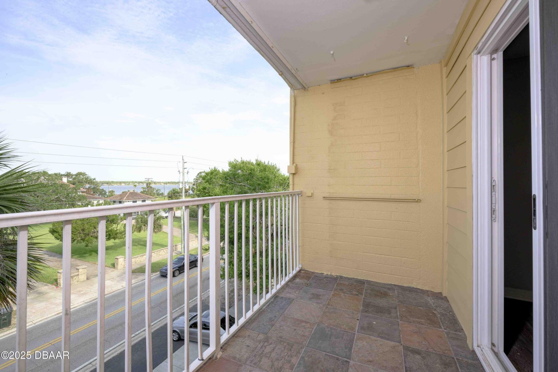 732 N Halifax Avenue, Daytona Beach, FL 32118 Photo