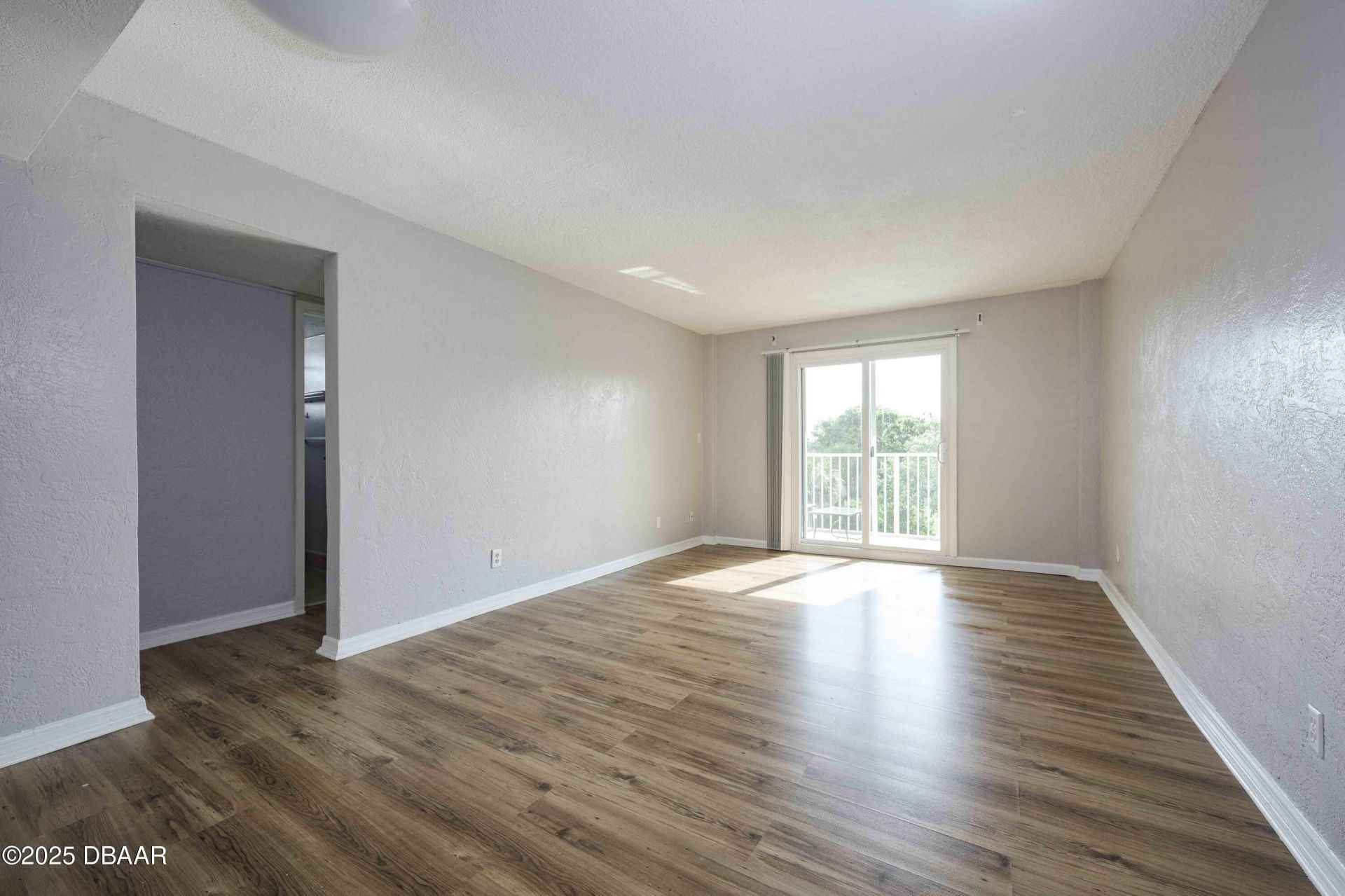 732 N Halifax Avenue, Daytona Beach, FL 32118 Photo