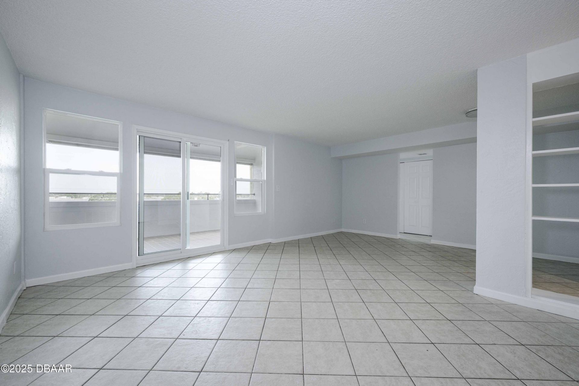 732 N Halifax Avenue, Daytona Beach, FL 32118 Photo