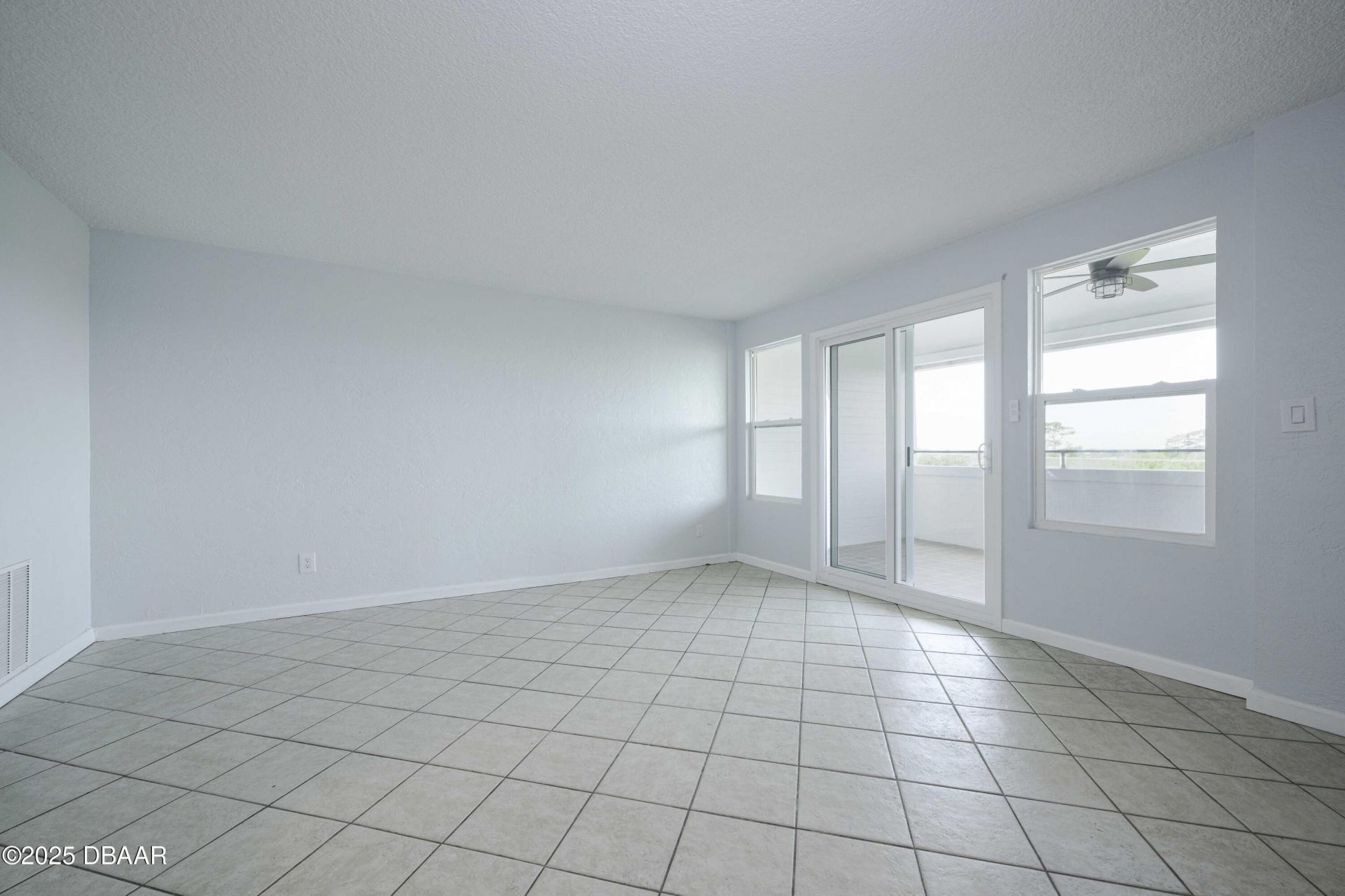 732 N Halifax Avenue, Daytona Beach, FL 32118 Photo