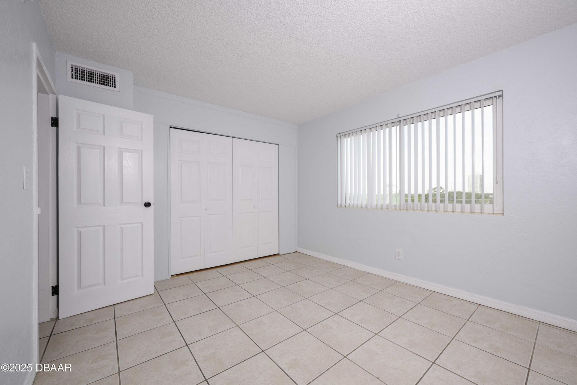 732 N Halifax Avenue, Daytona Beach, FL 32118 Photo
