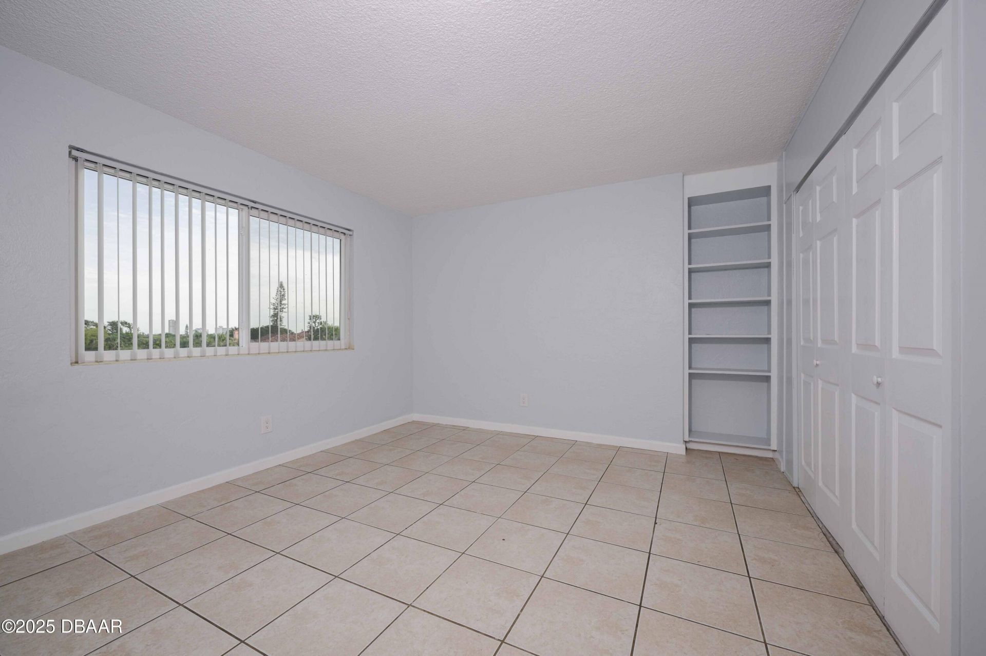 732 N Halifax Avenue, Daytona Beach, FL 32118 Photo