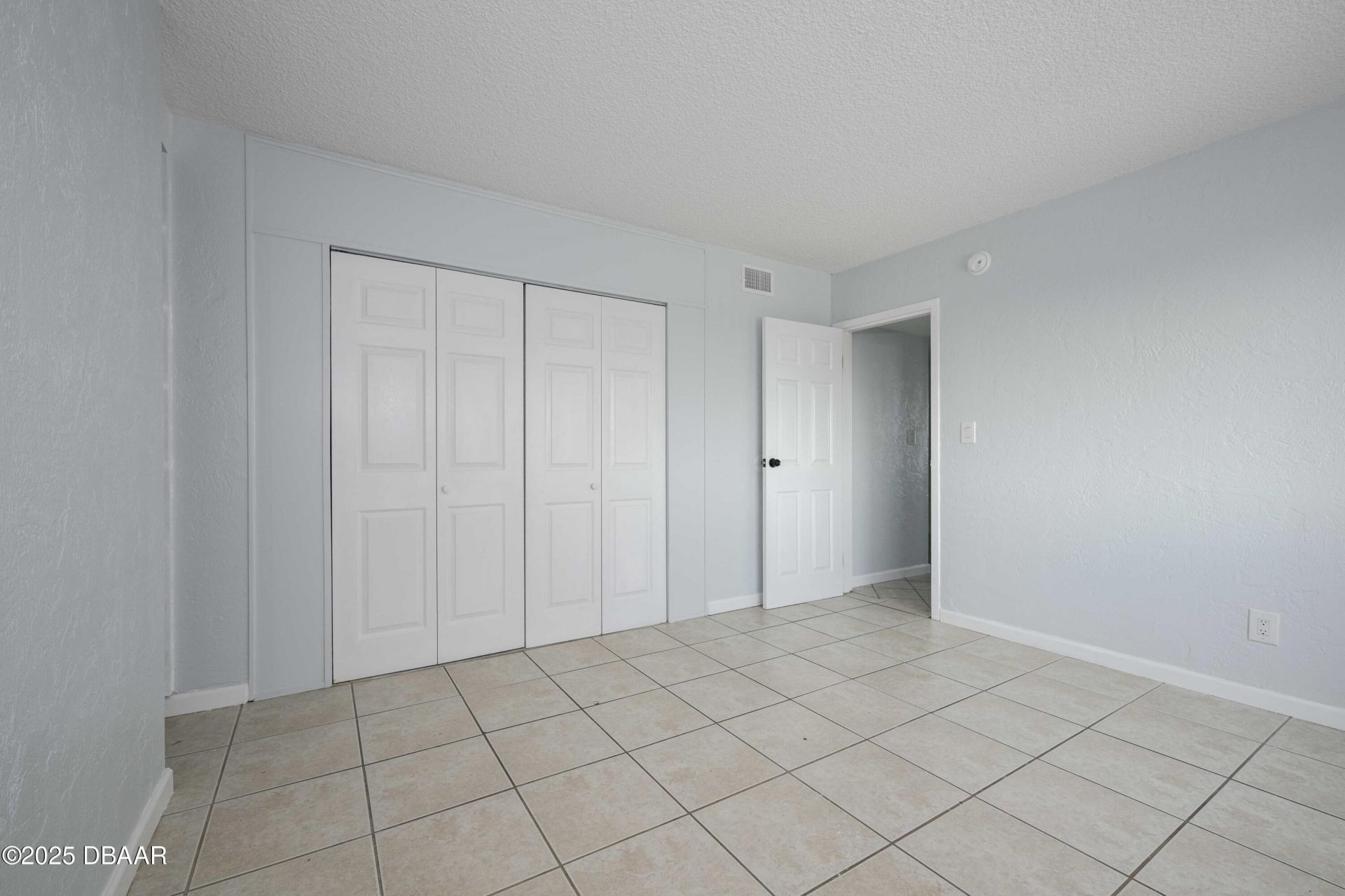 732 N Halifax Avenue, Daytona Beach, FL 32118 Photo