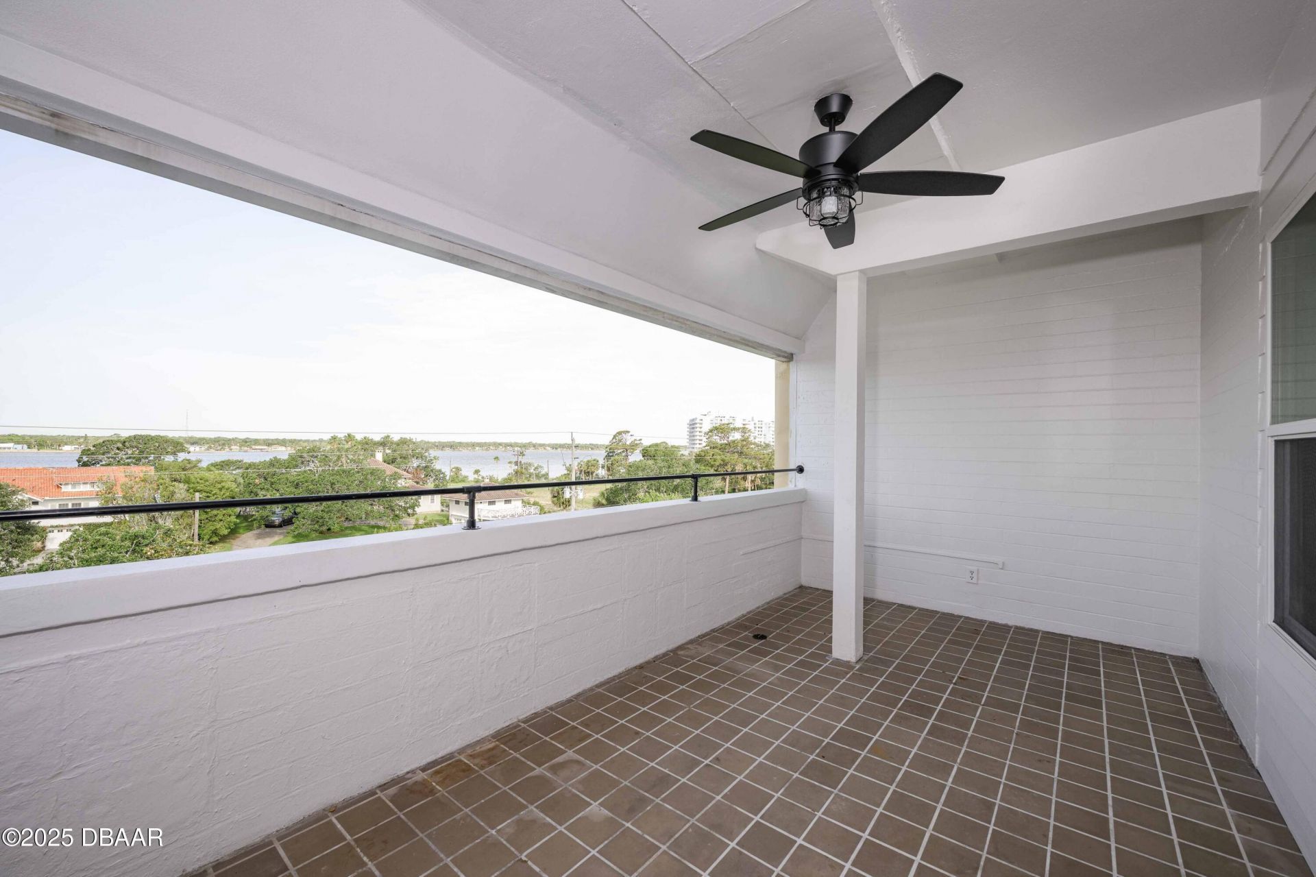 732 N Halifax Avenue, Daytona Beach, FL 32118 Photo
