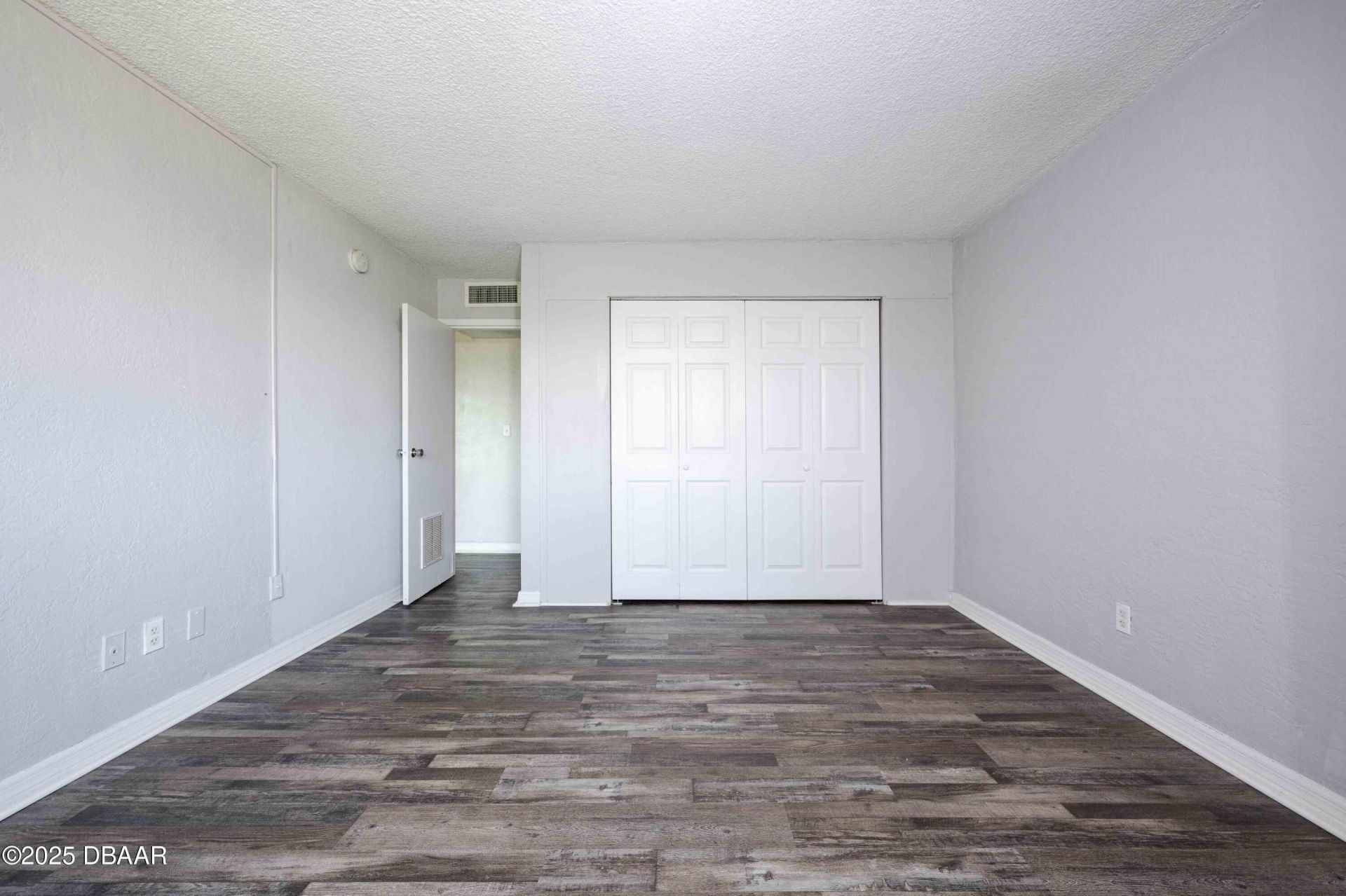 732 N Halifax Avenue, Daytona Beach, FL 32118 Photo