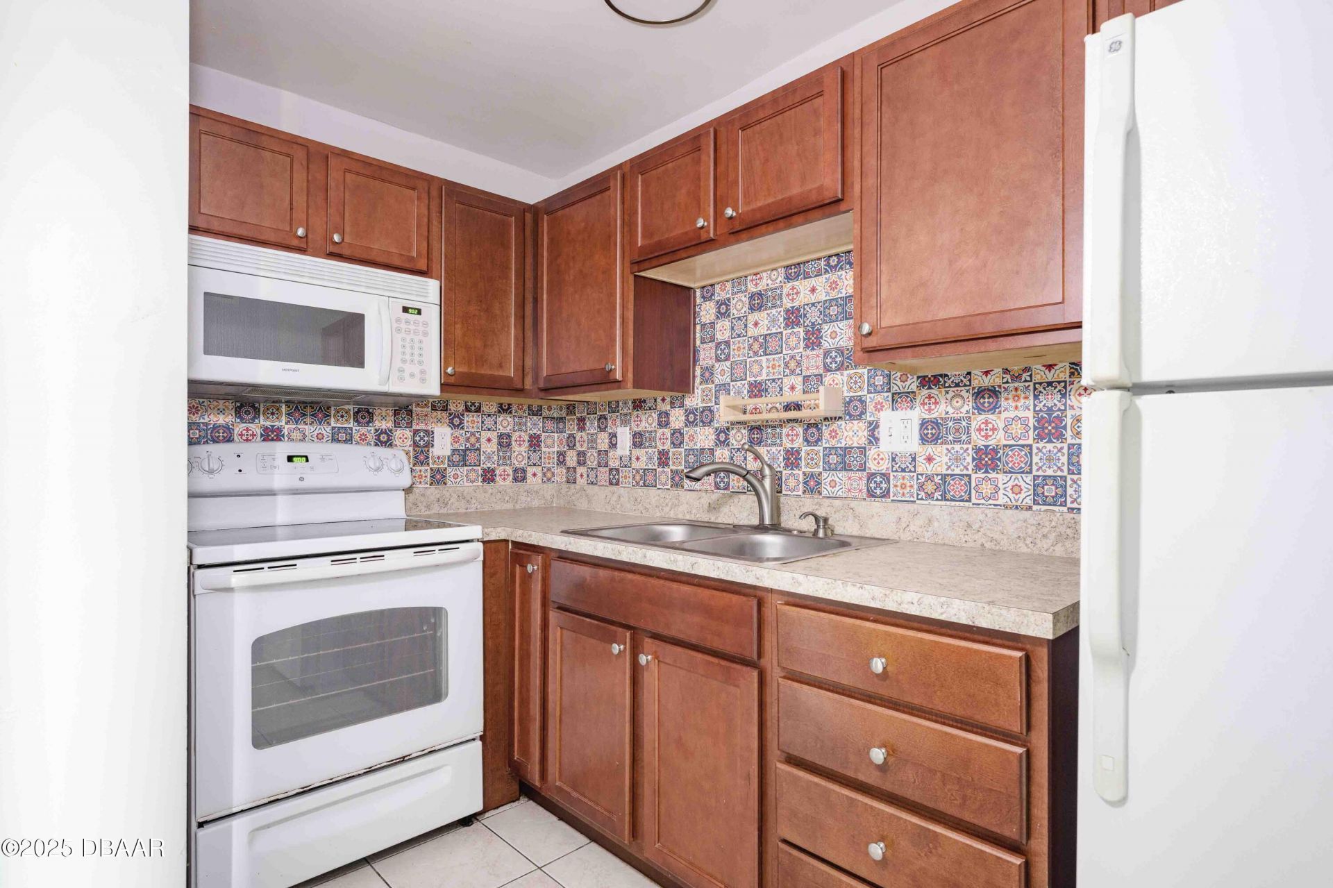 732 N Halifax Avenue, Daytona Beach, FL 32118 Photo