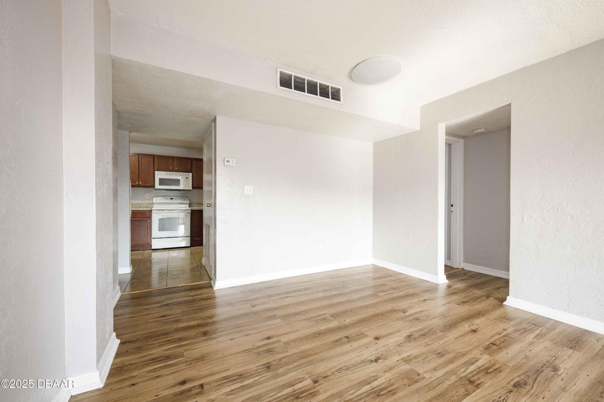 732 N Halifax Avenue, Daytona Beach, FL 32118 Photo