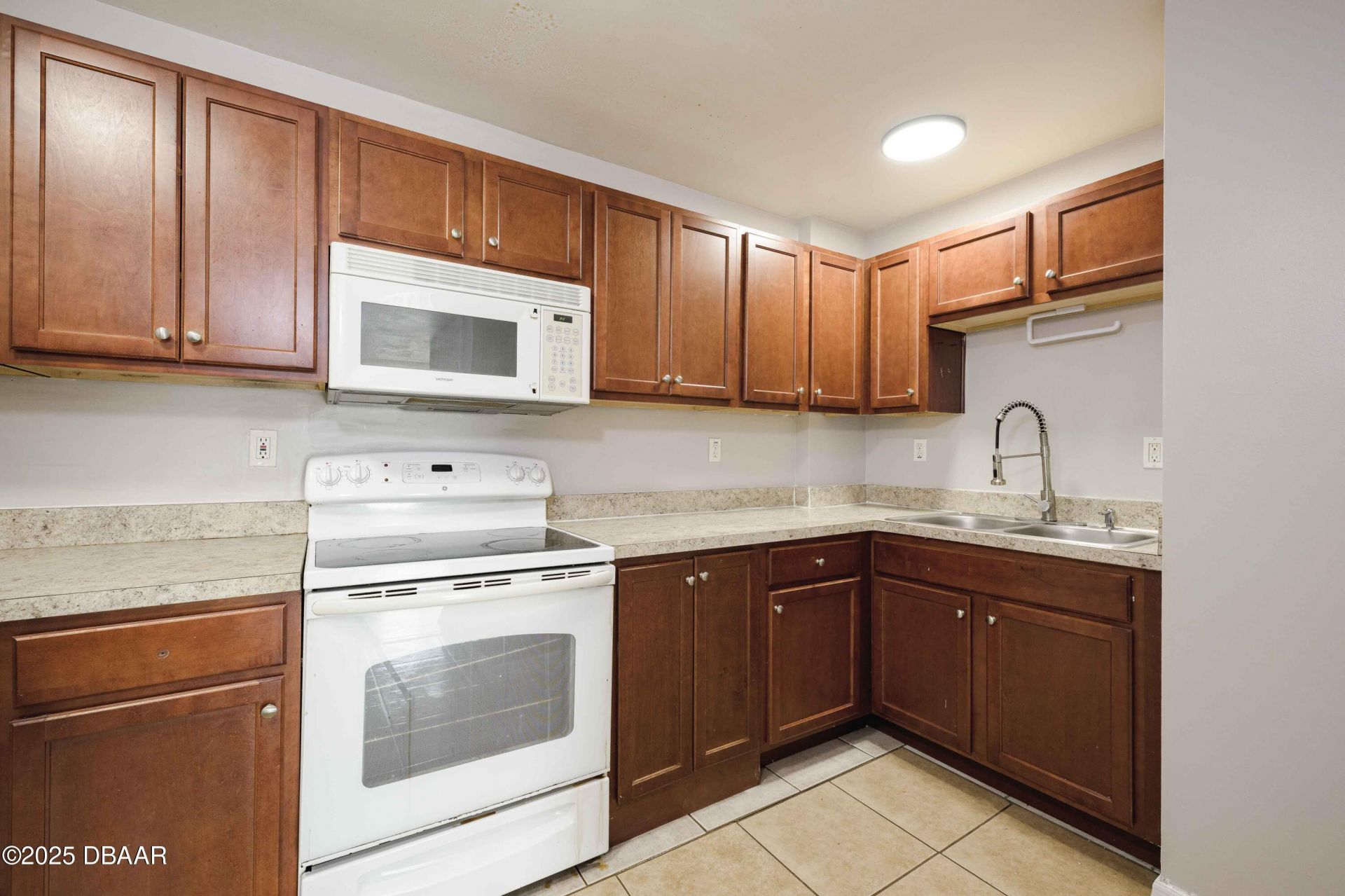 732 N Halifax Avenue, Daytona Beach, FL 32118 Photo