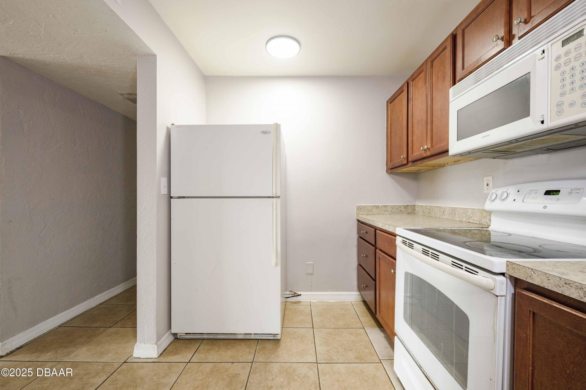 732 N Halifax Avenue, Daytona Beach, FL 32118 Photo