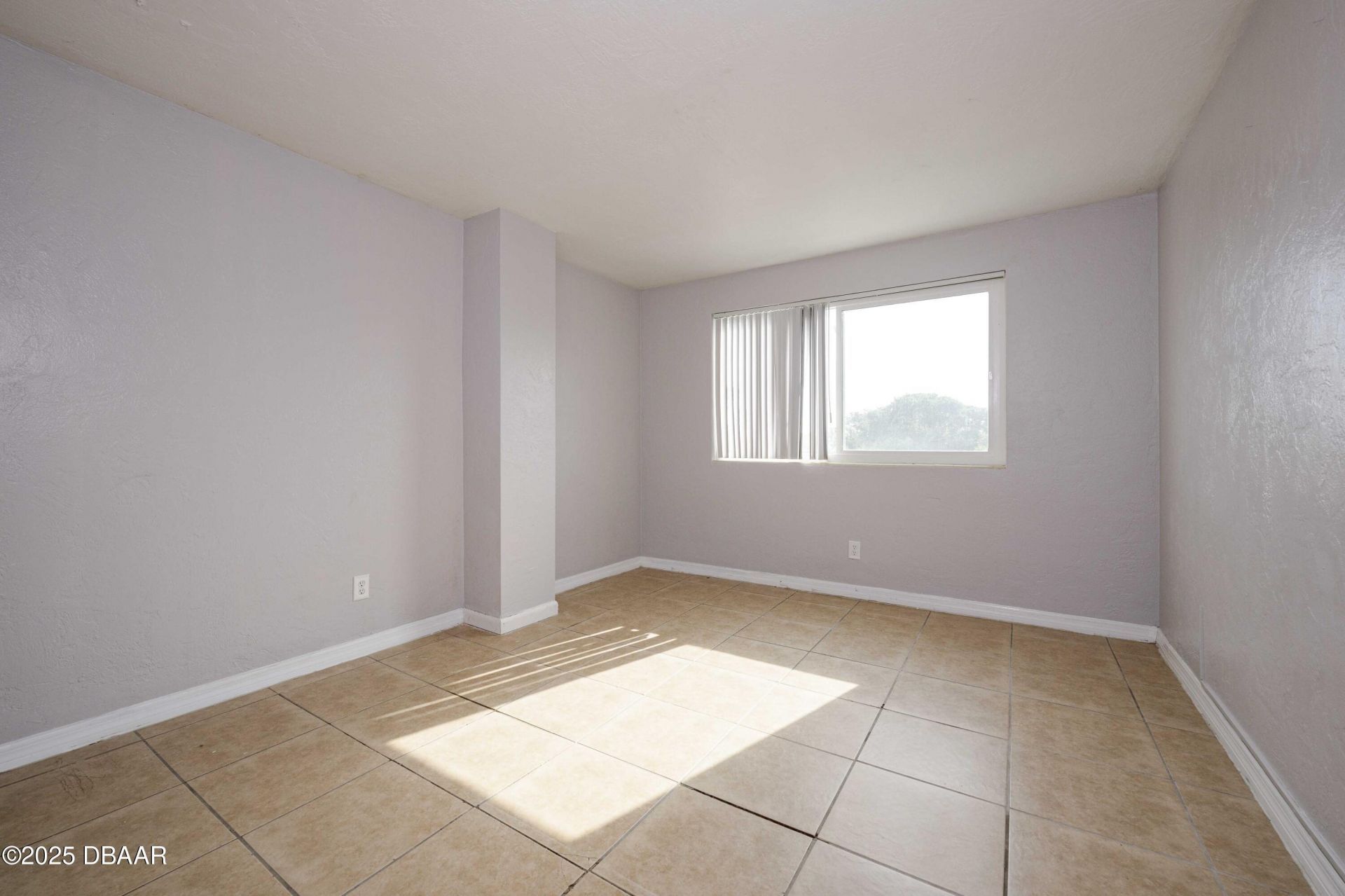 732 N Halifax Avenue, Daytona Beach, FL 32118 Photo