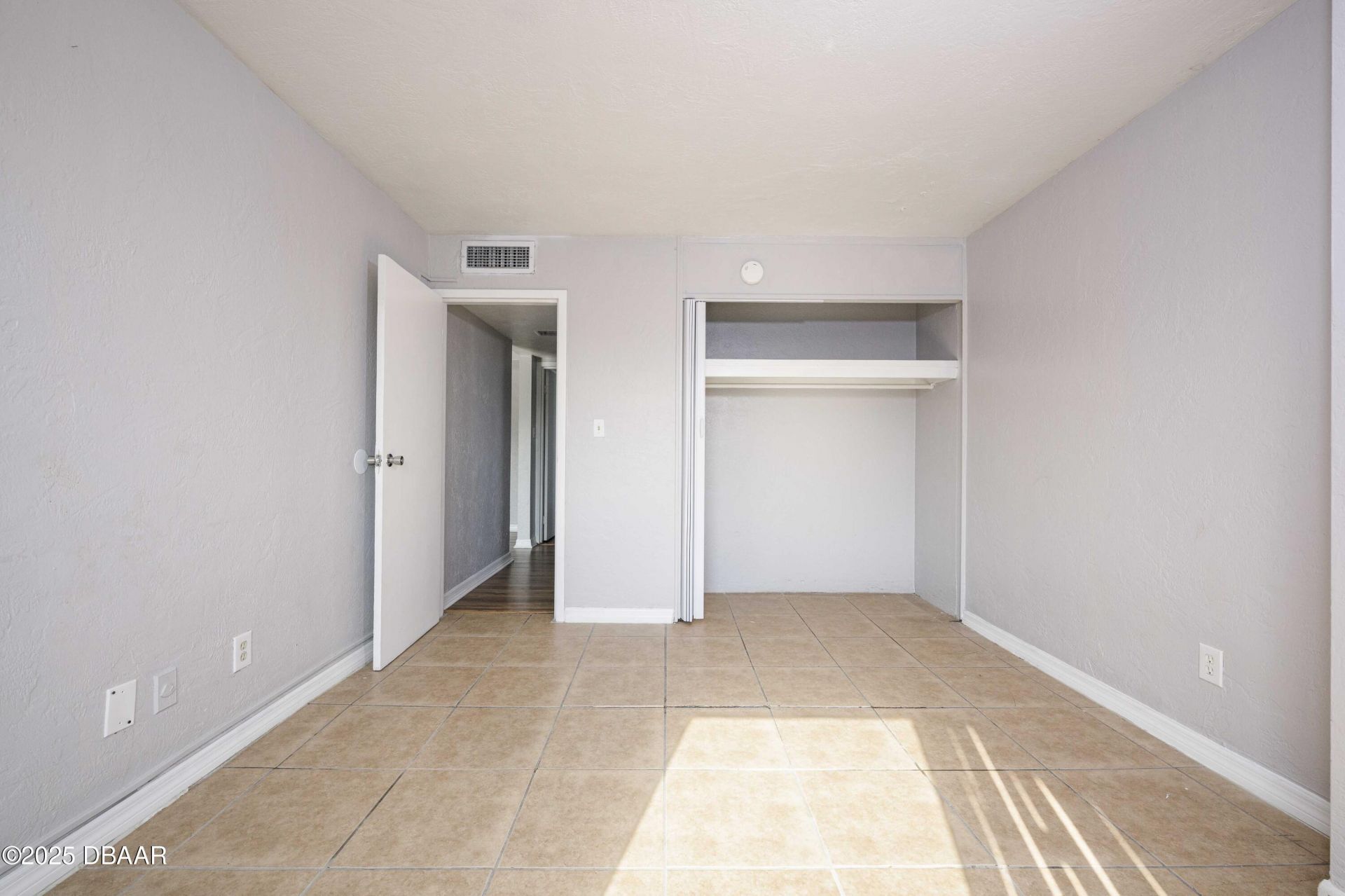 732 N Halifax Avenue, Daytona Beach, FL 32118 Photo