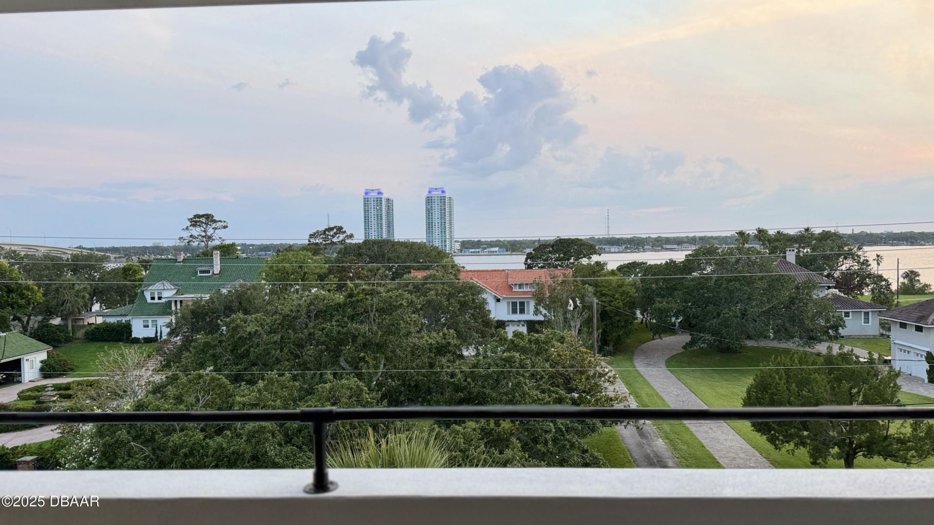 732 N Halifax Avenue, Daytona Beach, FL 32118 Photo