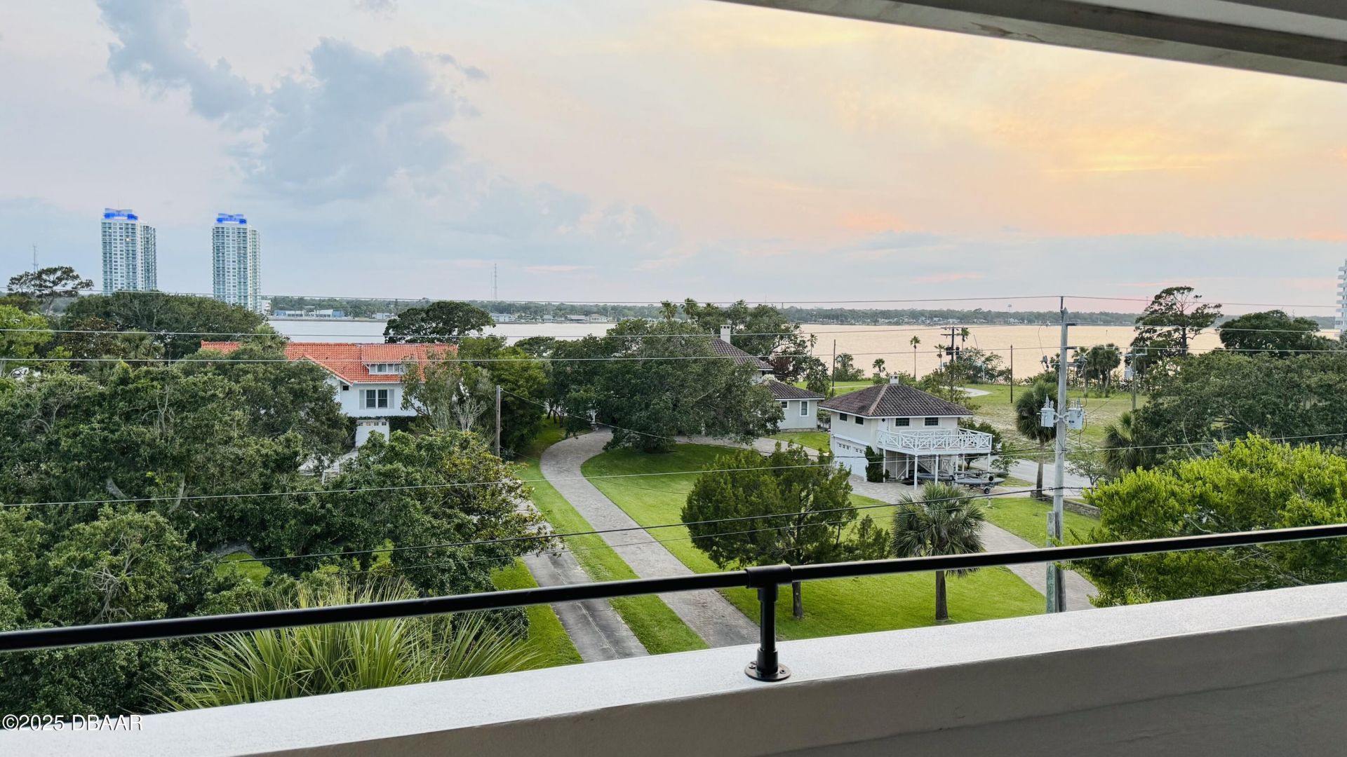732 N Halifax Avenue, Daytona Beach, FL 32118 Photo