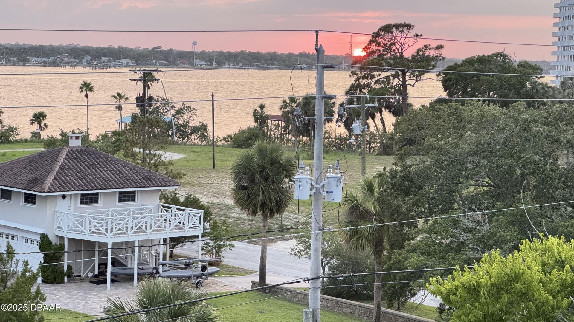 732 N Halifax Avenue, Daytona Beach, FL 32118 Photo