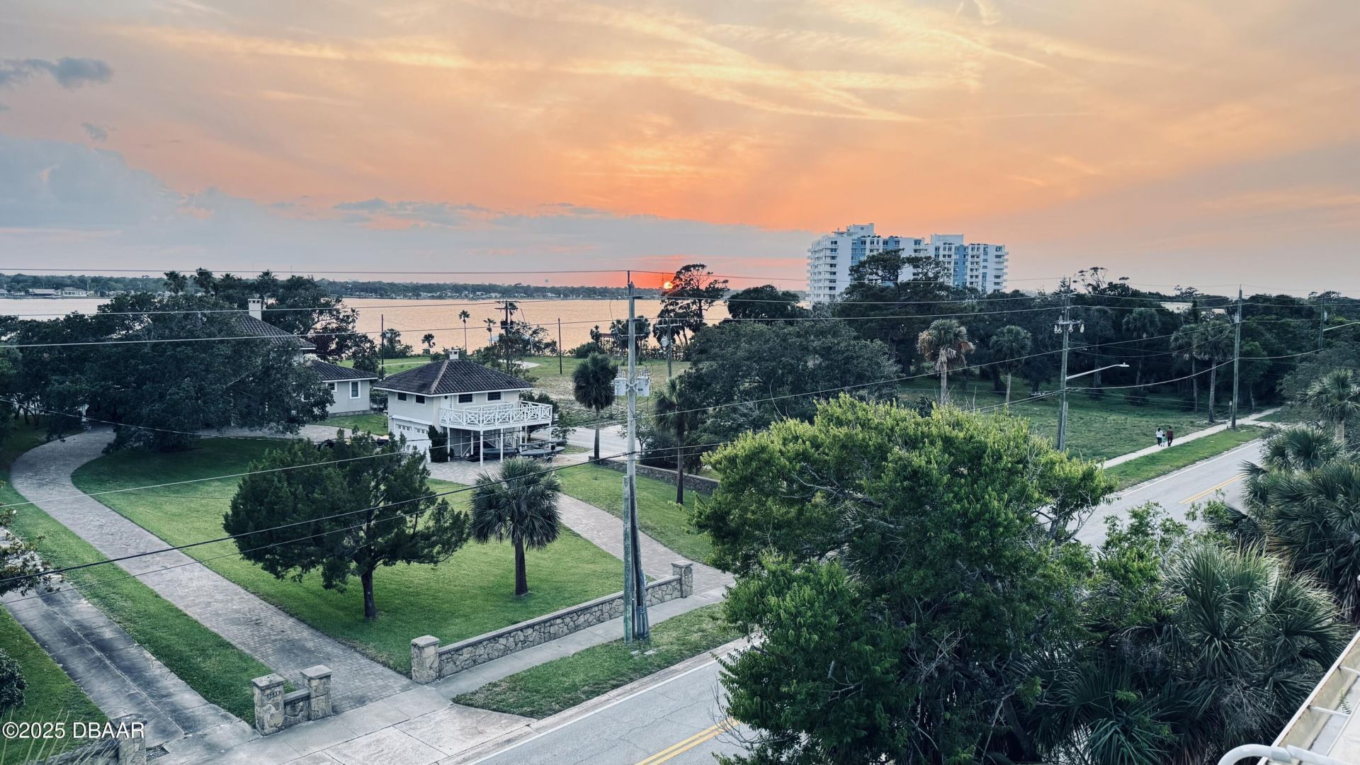 732 N Halifax Avenue, Daytona Beach, FL 32118 Photo