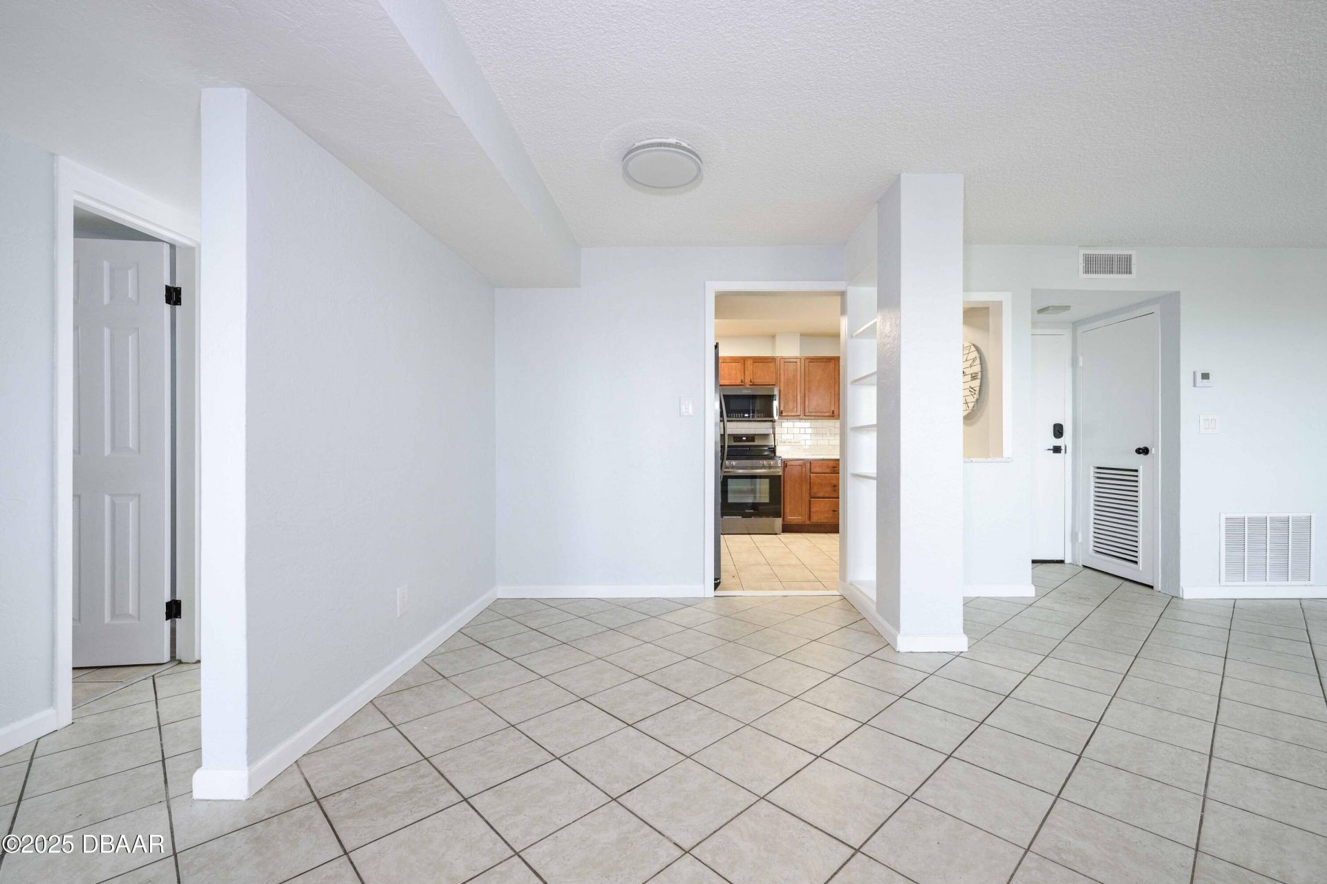 732 N Halifax Avenue, Daytona Beach, FL 32118 Photo