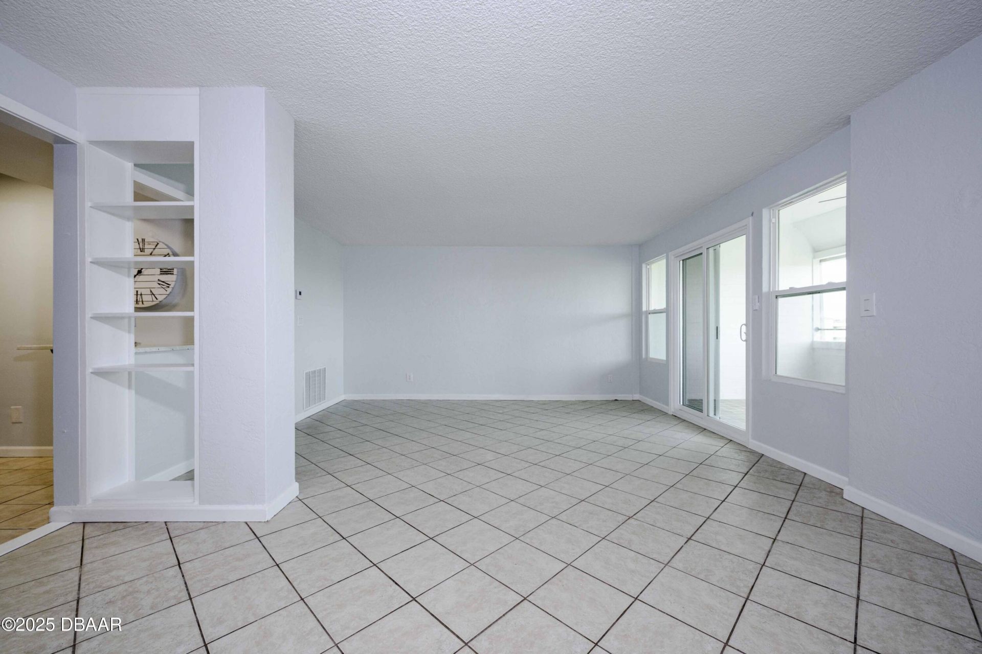 732 N Halifax Avenue, Daytona Beach, FL 32118 Photo