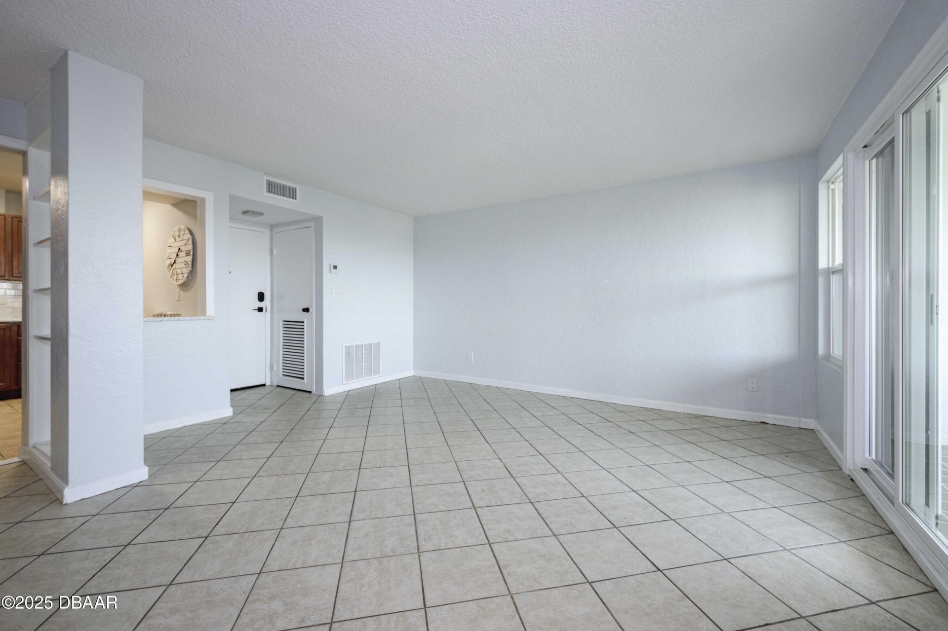 732 N Halifax Avenue, Daytona Beach, FL 32118 Photo