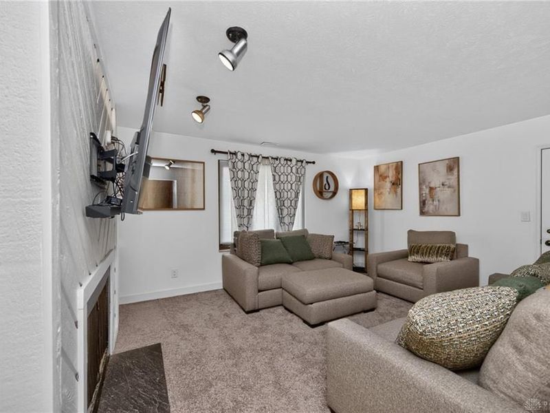 1035 Beryl Trail, Dayton, OH 45459 Photo 6