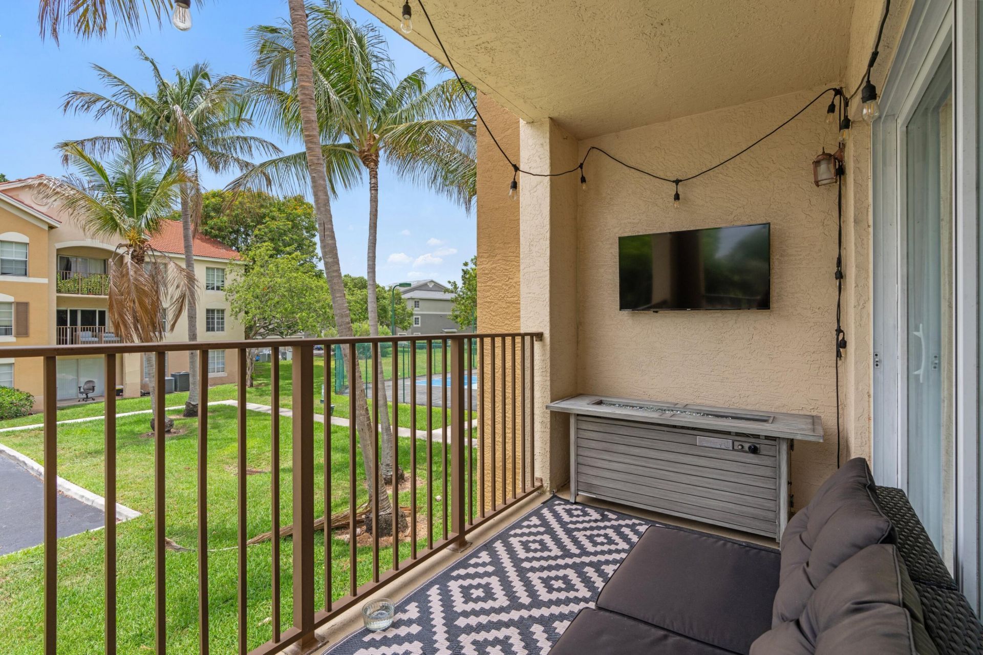 4041 San Marino Boulevard, Unit 202, West Palm Beach, FL 33409 Photo