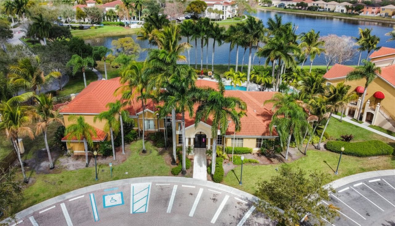 4041 San Marino Boulevard, Unit 202, West Palm Beach, FL 33409 Photo