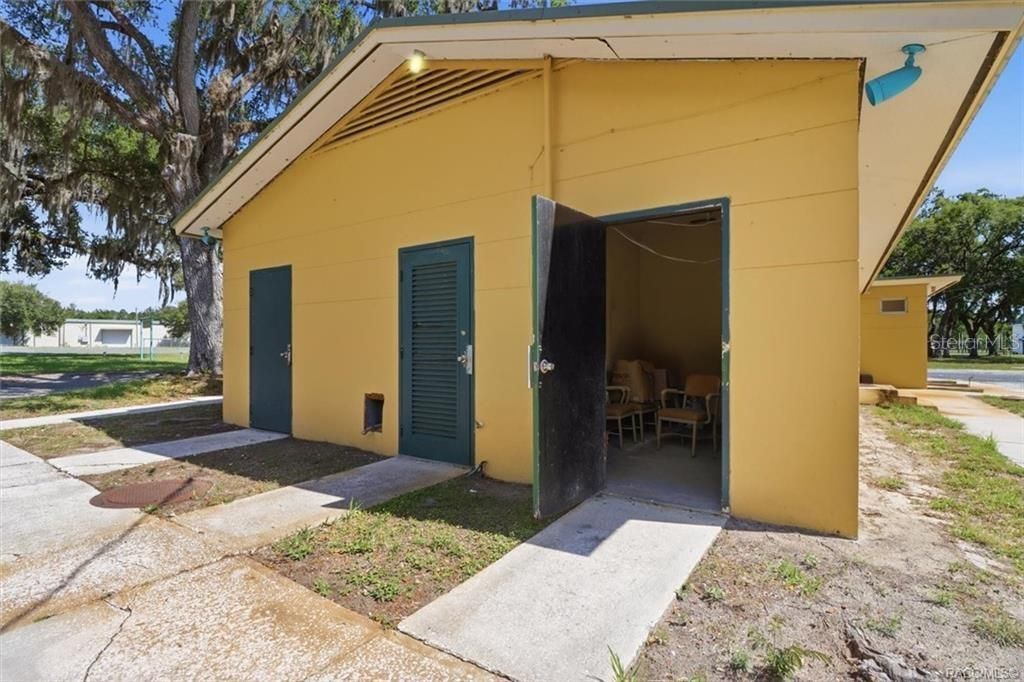 18150 SE Highway 19 , Inglis, FL 34449 Photo