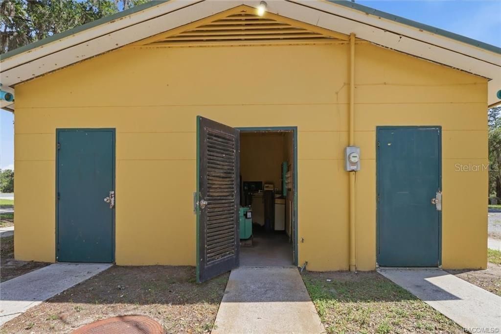 18150 SE Highway 19 , Inglis, FL 34449 Photo
