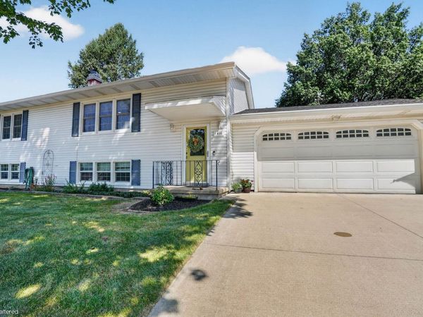 1416 Laurel Circle, Cedar Falls, IA 50613
