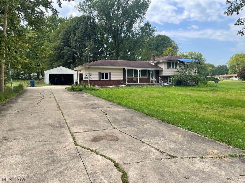 2951 Mellgren Drive SW, Warren, OH 44481 Photo 8