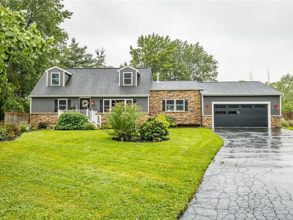 318 Valiant Drive , Rochester, NY 14623