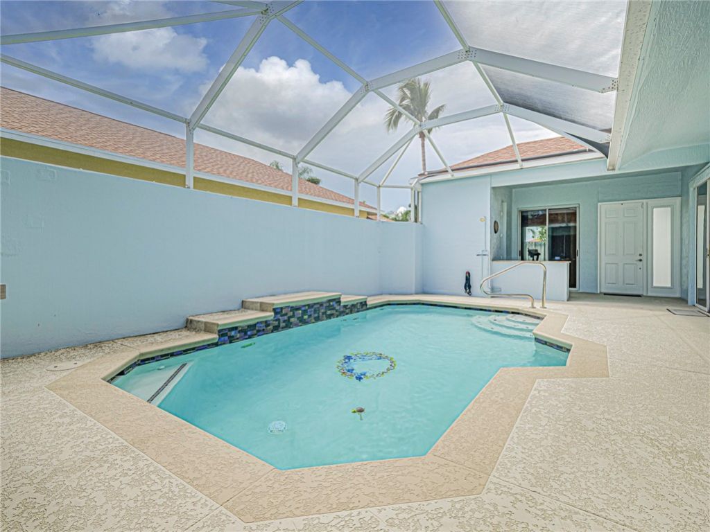 3258 Lakeshore Drive, Hutchinson Island, FL 34949 Photo
