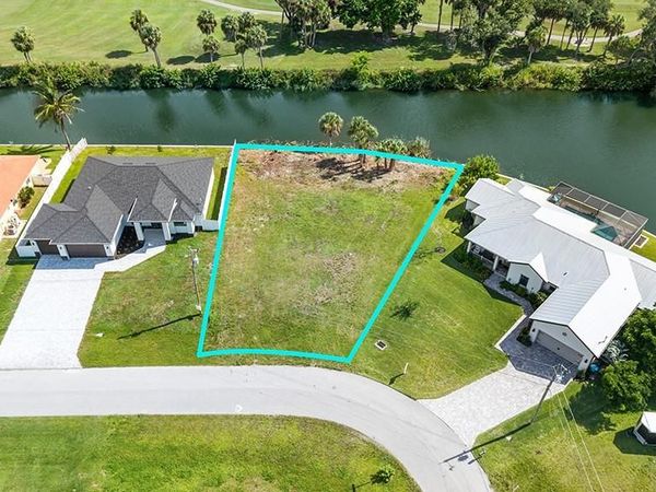 2940 NW 18th TER , CAPE CORAL, FL 33993