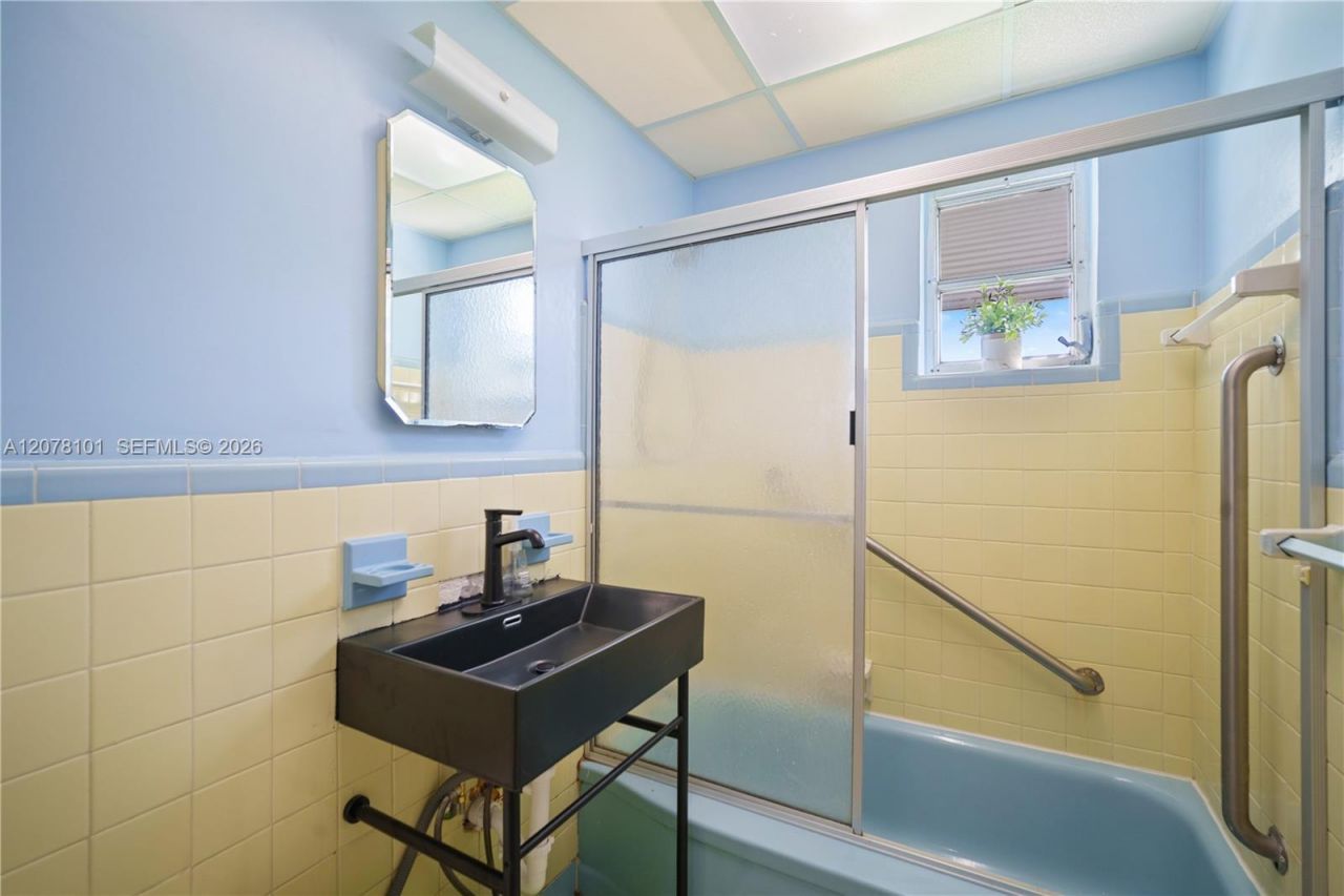 14031 NW 5th Ave, Miami, FL 33168 Photo