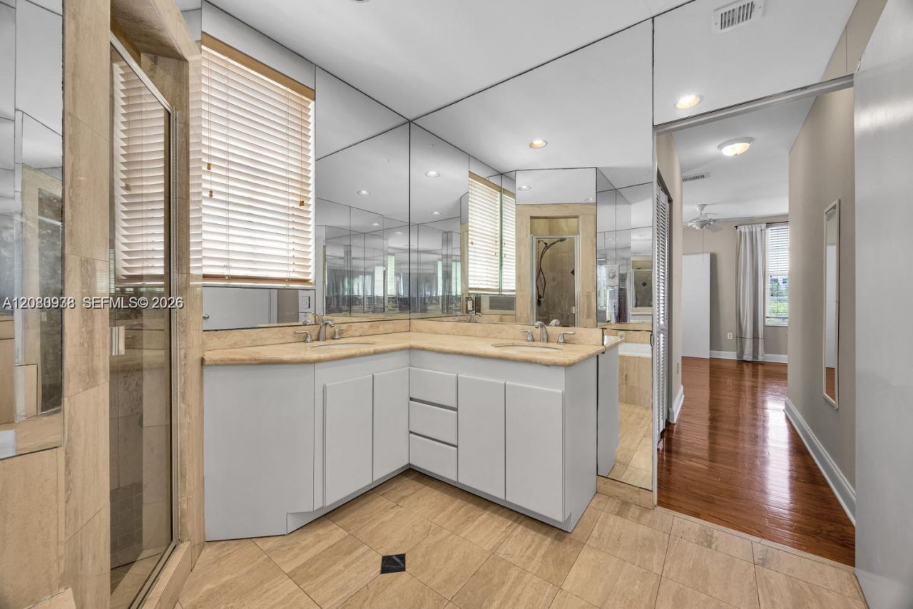 5801 SW 74th Ter, Unit 3, South Miami, FL 33143 Photo