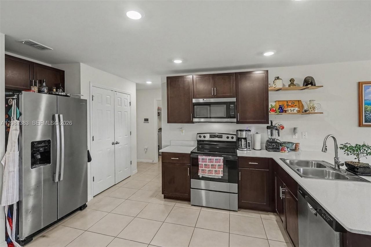 9012 W Justice Cir, La Belle, FL 33935 Photo