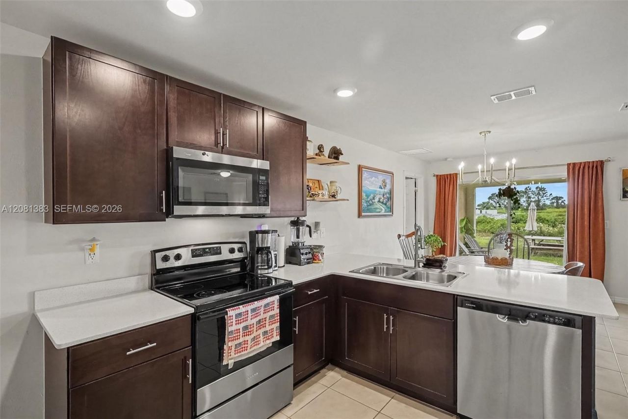 9012 W Justice Cir, La Belle, FL 33935 Photo