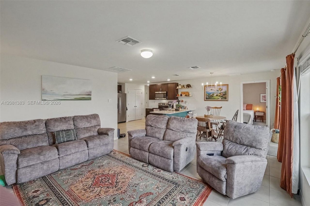 9012 W Justice Cir, La Belle, FL 33935 Photo