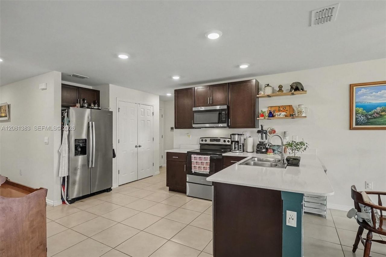 9012 W Justice Cir, La Belle, FL 33935 Photo