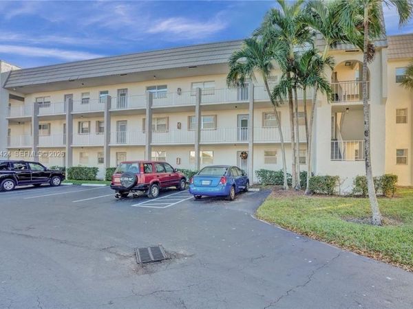 8325 Sunrise Lakes Blvd , Unit 212, Sunrise, FL 33322