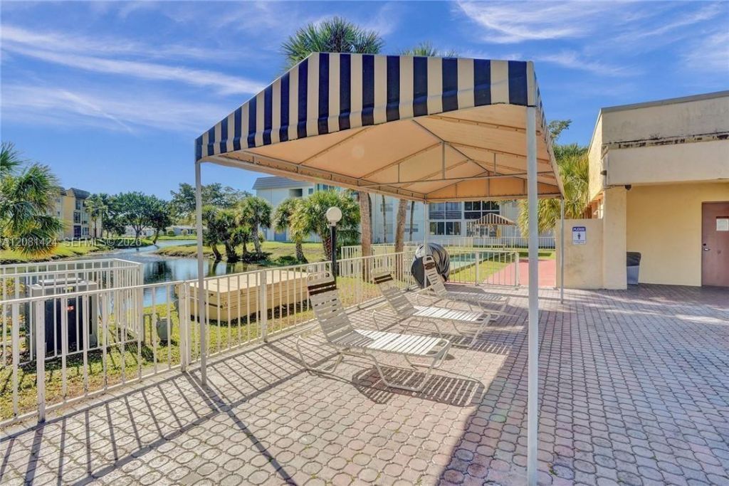 8325 Sunrise Lakes Blvd, Unit 212, Sunrise, FL 33322 Photo