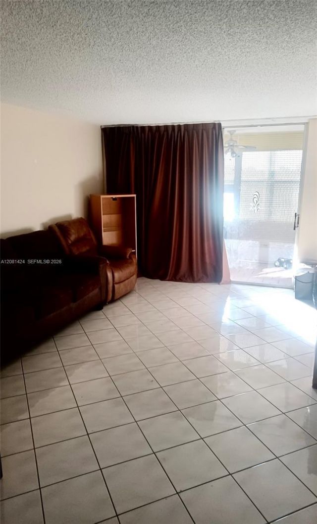 8325 Sunrise Lakes Blvd, Unit 212, Sunrise, FL 33322 Photo