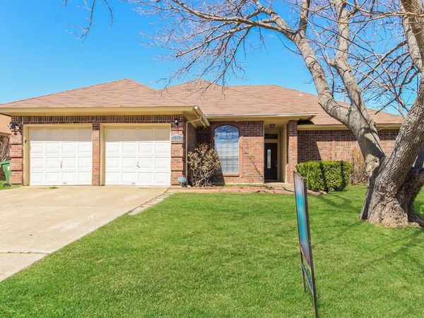705 Running Creek Drive, Arlington, TX 76001