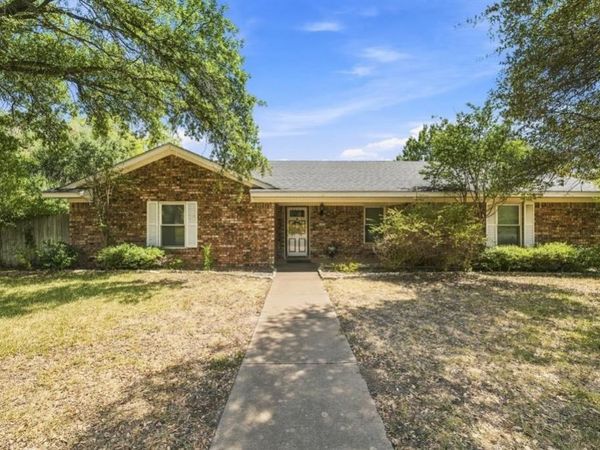 105 Virginia , Hewitt, TX 76643