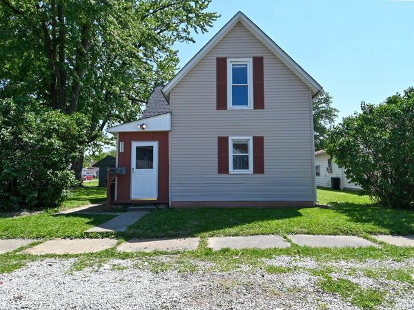 805 S 17th Street, Elwood, IN 46036