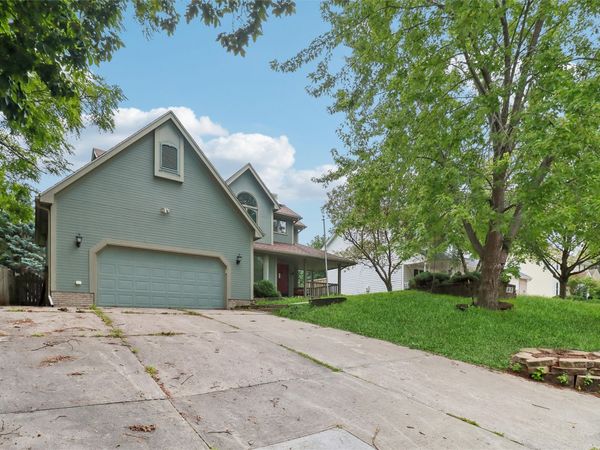 467 Edgewood Lane, Pleasant Hill, IA 50327